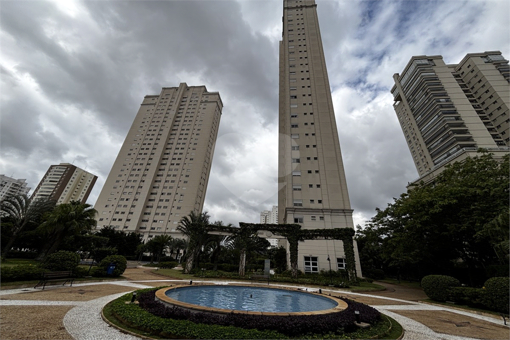 Apartamento com 3 suítes, 3 vagas na Vila Romana - SP