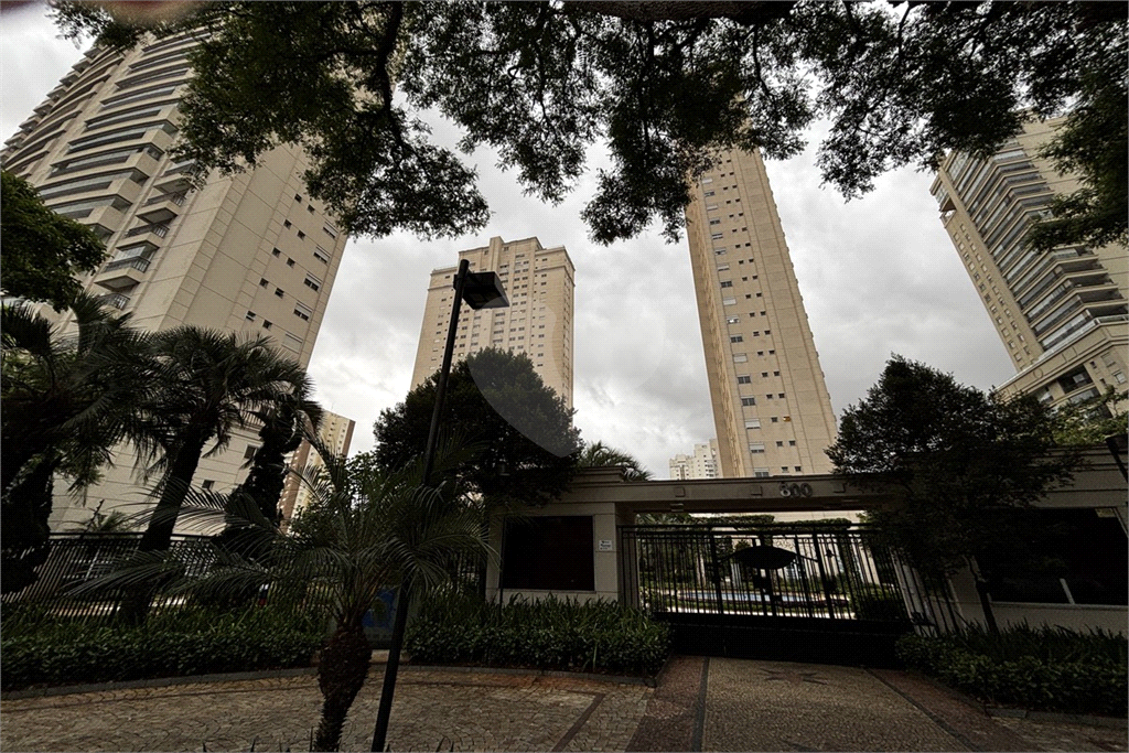 Apartamento com 3 suítes, 3 vagas na Vila Romana - SP