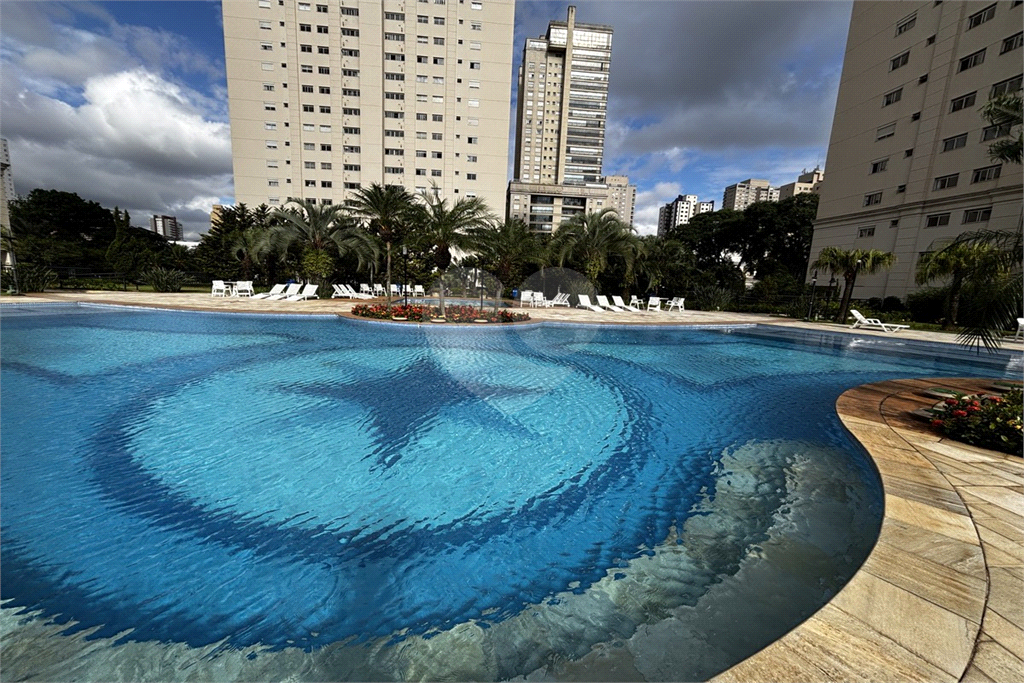 Apartamento com 3 suítes, 3 vagas na Vila Romana - SP