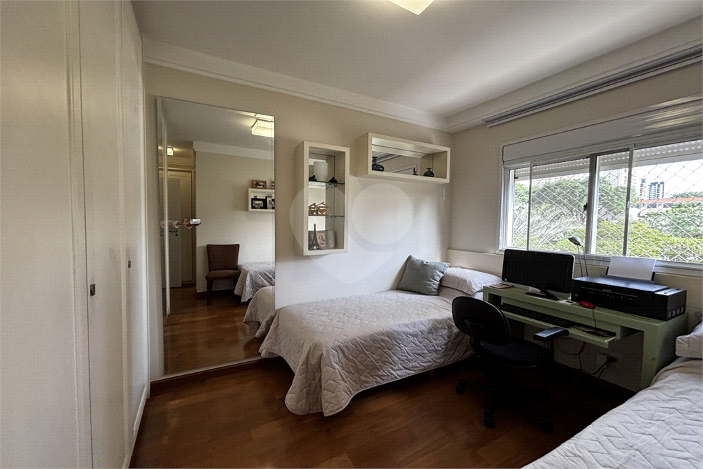 Apartamento com 3 suítes, 3 vagas na Vila Romana - SP