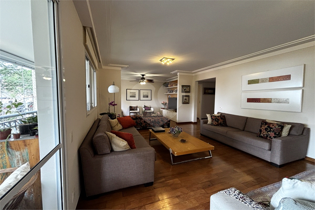 Apartamento com 3 suítes, 3 vagas na Vila Romana - SP