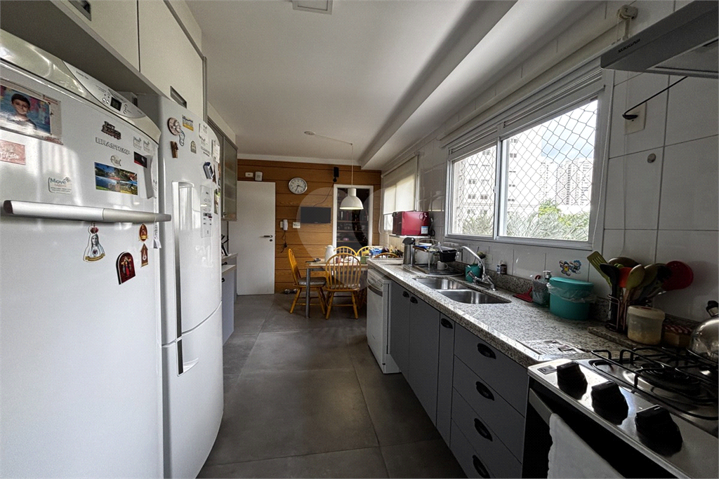Apartamento com 3 suítes, 3 vagas na Vila Romana - SP