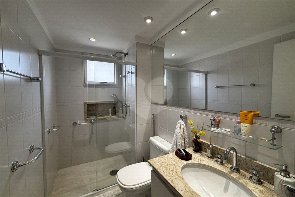 Apartamento com 3 suítes, 3 vagas na Vila Romana - SP