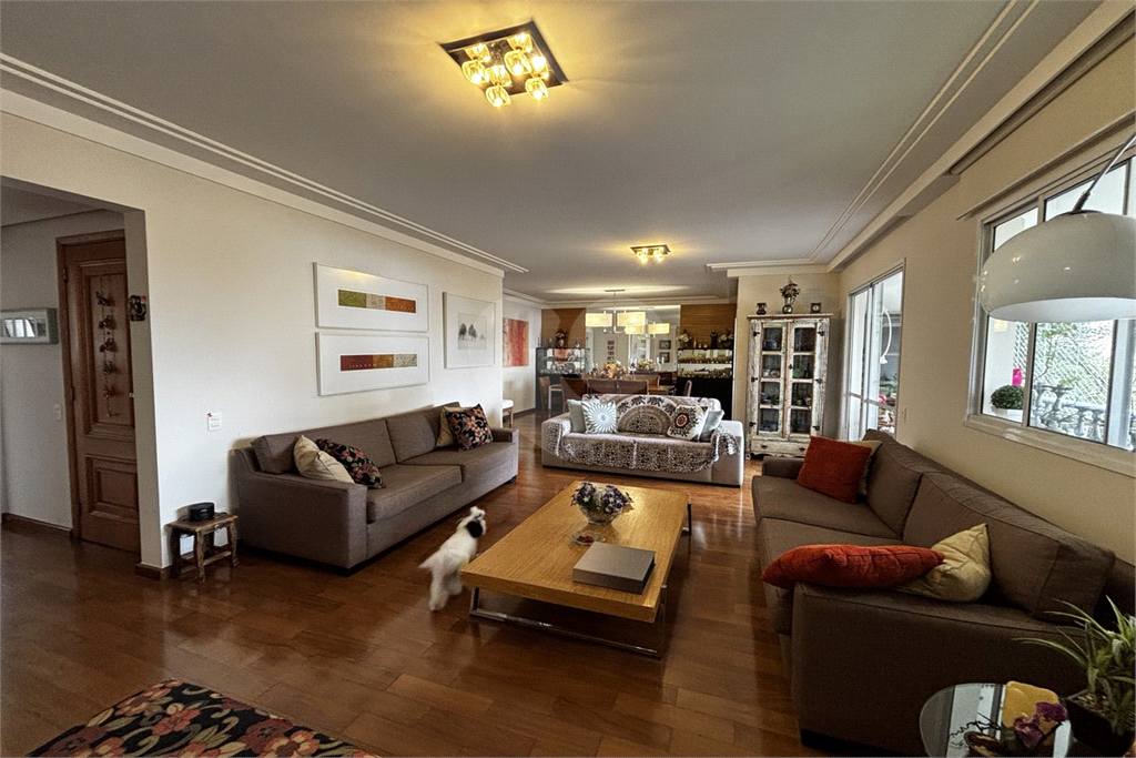 Apartamento com 3 suítes, 3 vagas na Vila Romana - SP