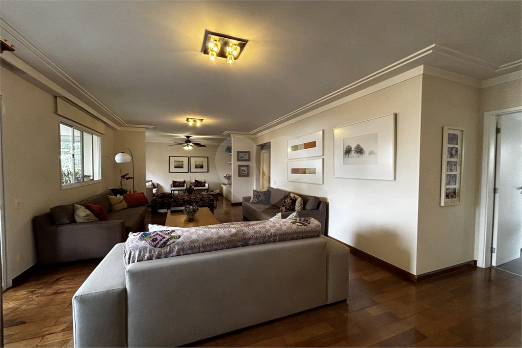 Apartamento com 3 suítes, 3 vagas na Vila Romana - SP
