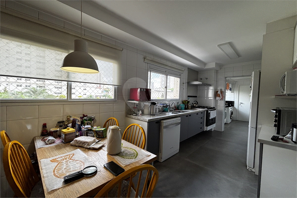 Apartamento com 3 suítes, 3 vagas na Vila Romana - SP