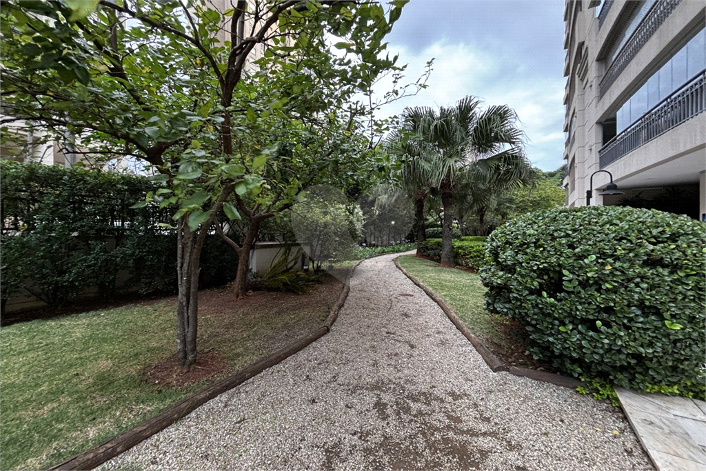 Apartamento com 3 suítes, 3 vagas na Vila Romana - SP