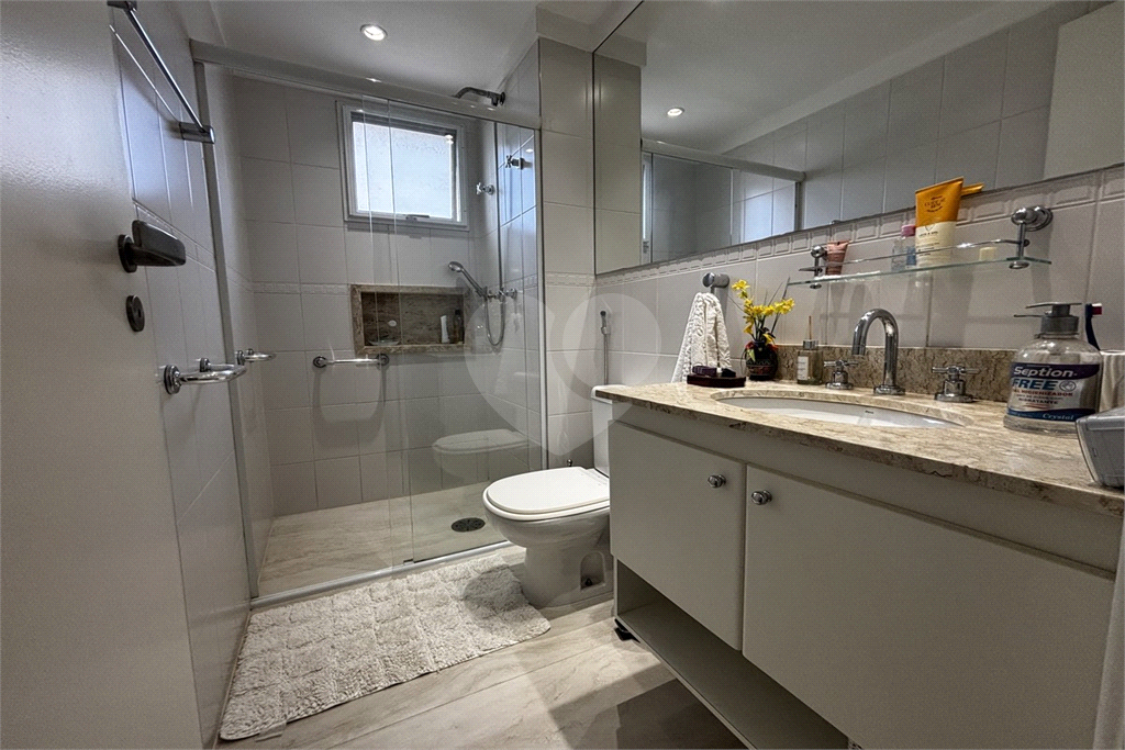Apartamento com 3 suítes, 3 vagas na Vila Romana - SP