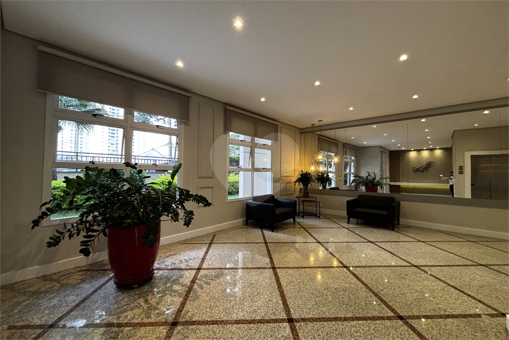 Apartamento com 3 suítes, 3 vagas na Vila Romana - SP