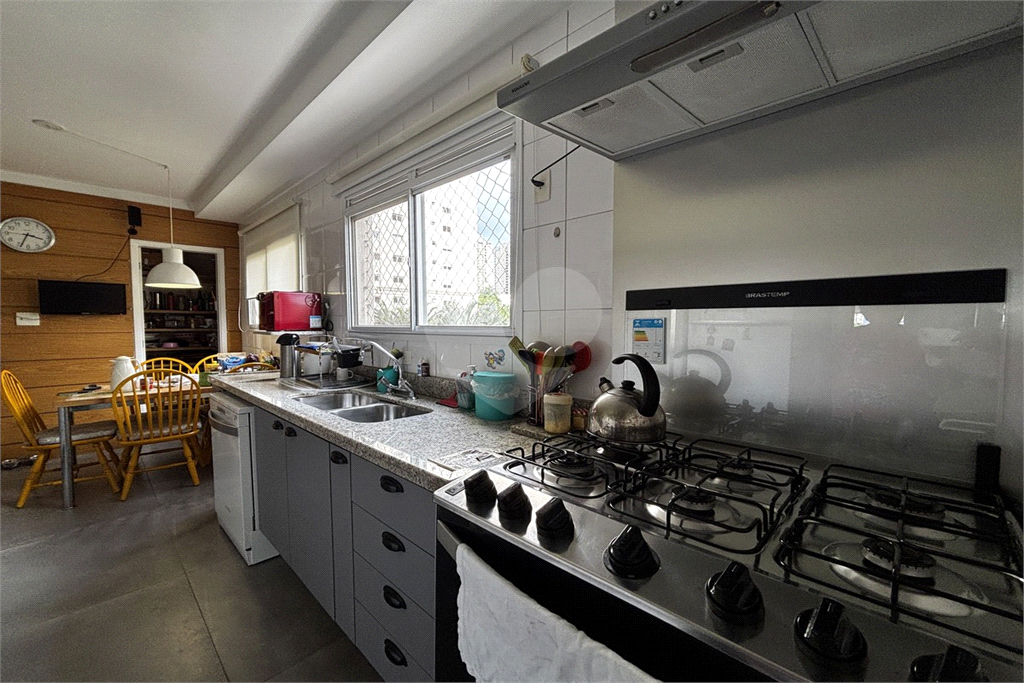 Apartamento com 3 suítes, 3 vagas na Vila Romana - SP