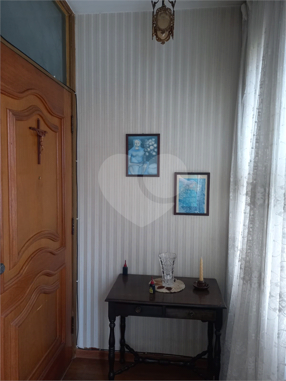 Apartamento à Venda na Alameda Campinas, Jardins. 3 quartos, 2 banheiros, próximo metro