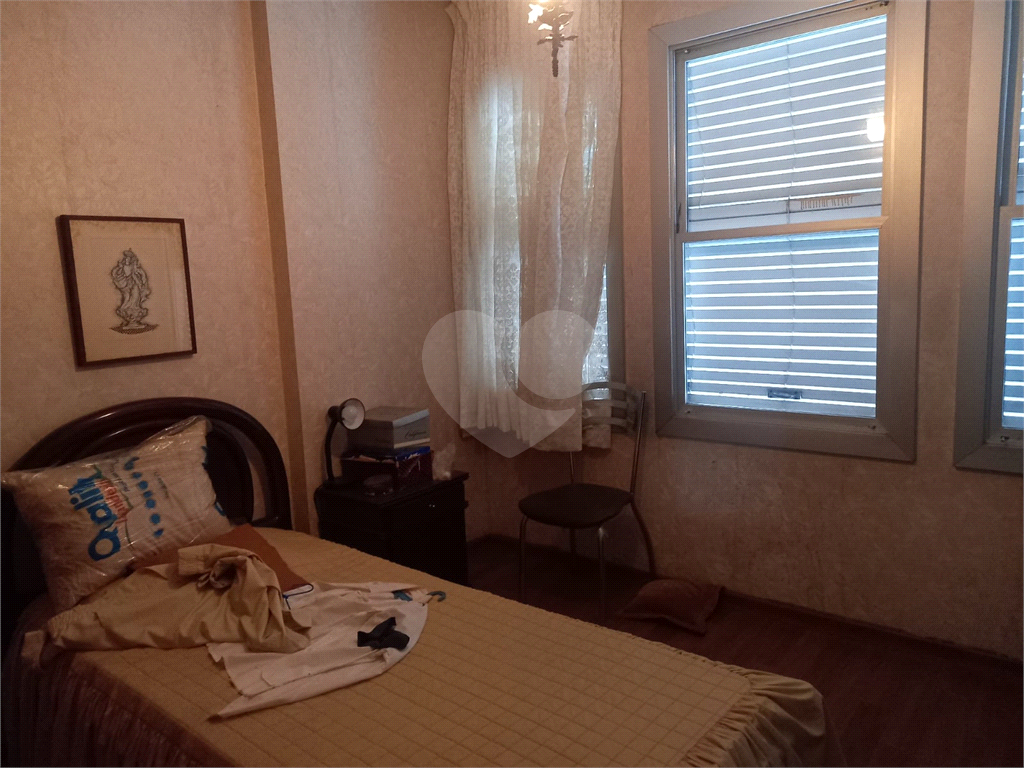 Apartamento à Venda na Alameda Campinas, Jardins. 3 quartos, 2 banheiros, próximo metro