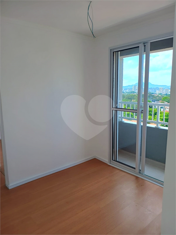 APARTAMENTO em ALTO DA LAPA