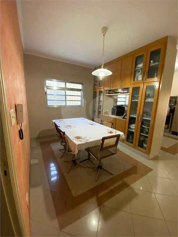 Casa à venda com 4 quartos, 288m² - Foto 1