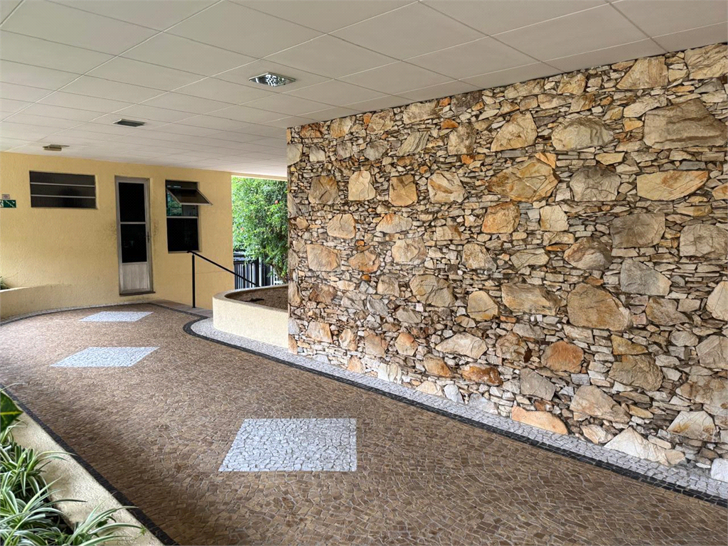 APARTAMENTO em SANTANA