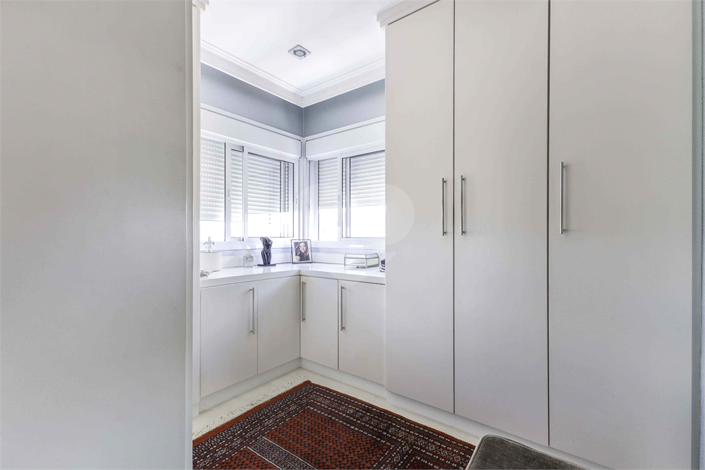 APARTAMENTO À VENDA COM 175 M2 - 3 QUARTOS - 4 VAGAS - DEPÓSITO NA VILA LEOPOLDINA