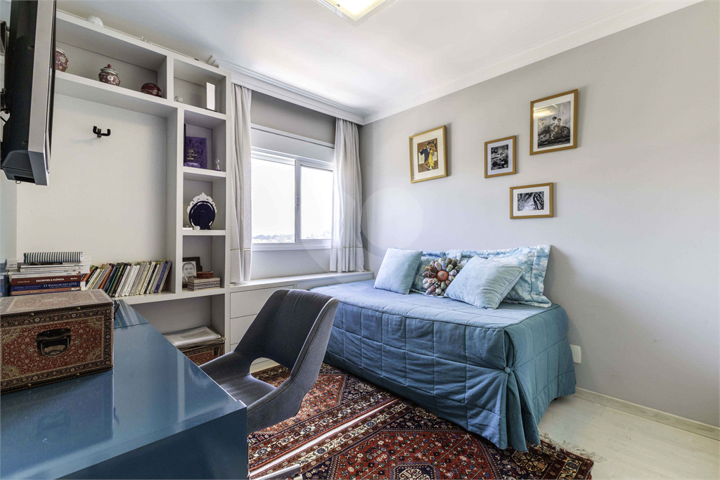 APARTAMENTO À VENDA COM 175 M2 - 3 QUARTOS - 4 VAGAS - DEPÓSITO NA VILA LEOPOLDINA