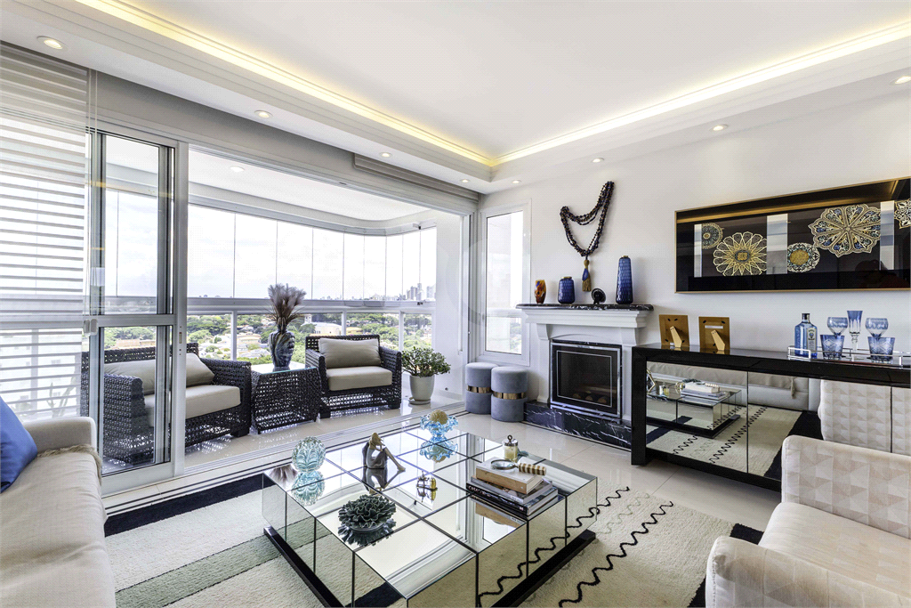 APARTAMENTO À VENDA COM 175 M2 - 3 QUARTOS - 4 VAGAS - DEPÓSITO NA VILA LEOPOLDINA