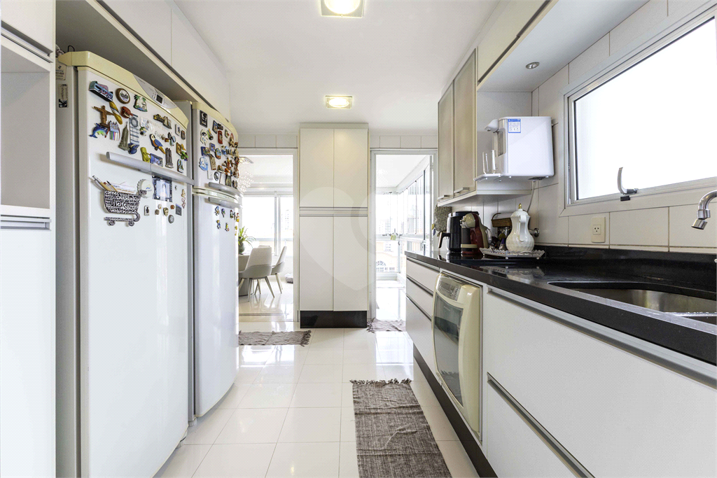 APARTAMENTO À VENDA COM 175 M2 - 3 QUARTOS - 4 VAGAS - DEPÓSITO NA VILA LEOPOLDINA