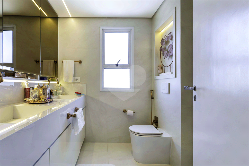APARTAMENTO À VENDA COM 175 M2 - 3 QUARTOS - 4 VAGAS - DEPÓSITO NA VILA LEOPOLDINA