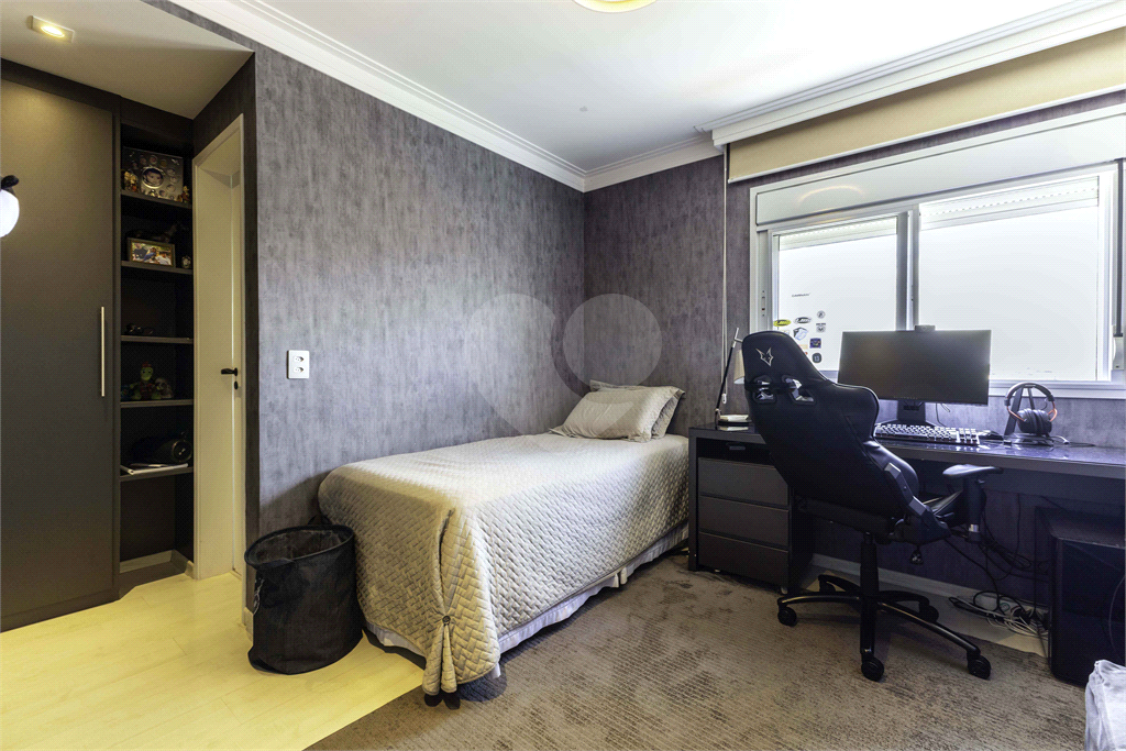 APARTAMENTO À VENDA COM 175 M2 - 3 QUARTOS - 4 VAGAS - DEPÓSITO NA VILA LEOPOLDINA