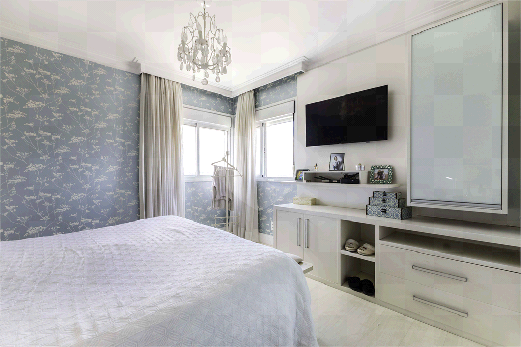 APARTAMENTO À VENDA COM 175 M2 - 3 QUARTOS - 4 VAGAS - DEPÓSITO NA VILA LEOPOLDINA