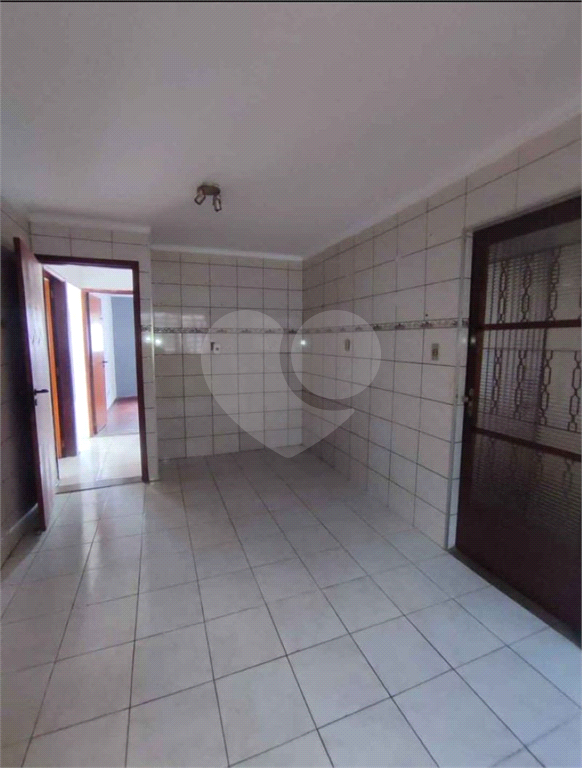 Casa à venda com 3 quartos, 120m² - Foto 2