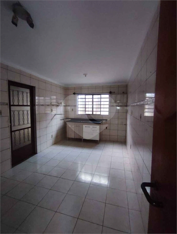 Casa à venda com 3 quartos, 120m² - Foto 1