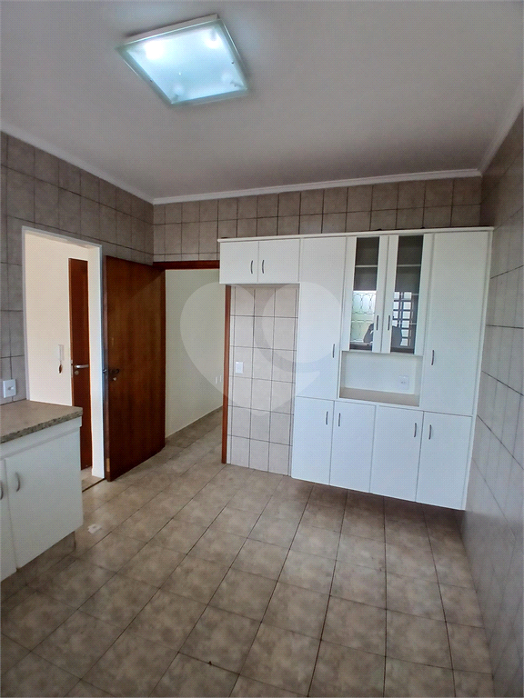 Sobrado à venda com 3 quartos, 218m² - Foto 4