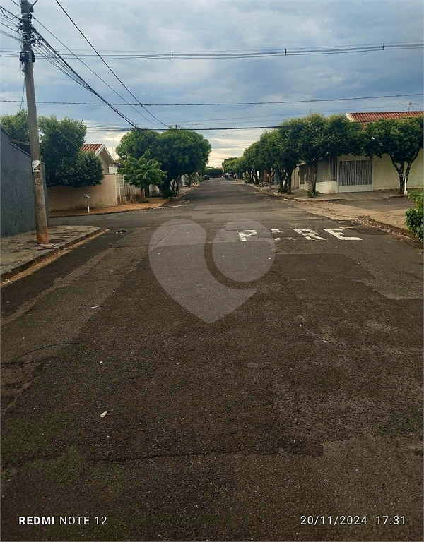 Vende casa térrea de 2 quartos – com garagem no bairro de Eldorado – São José do Rio Preto