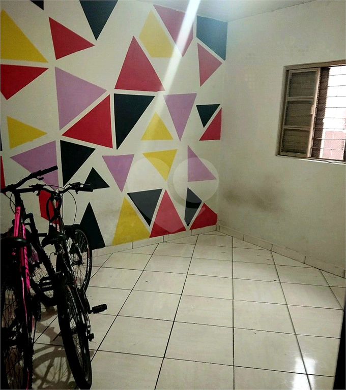 Vende casa térrea de 2 quartos – com garagem no bairro de Eldorado – São José do Rio Preto
