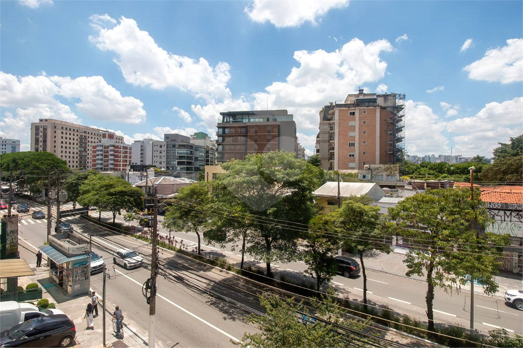 Apartamento à venda oportunidade única para reforma no Itaim Bibi