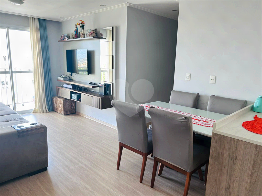 Apartamento à venda com 2 quartos, 61m² - Foto 1