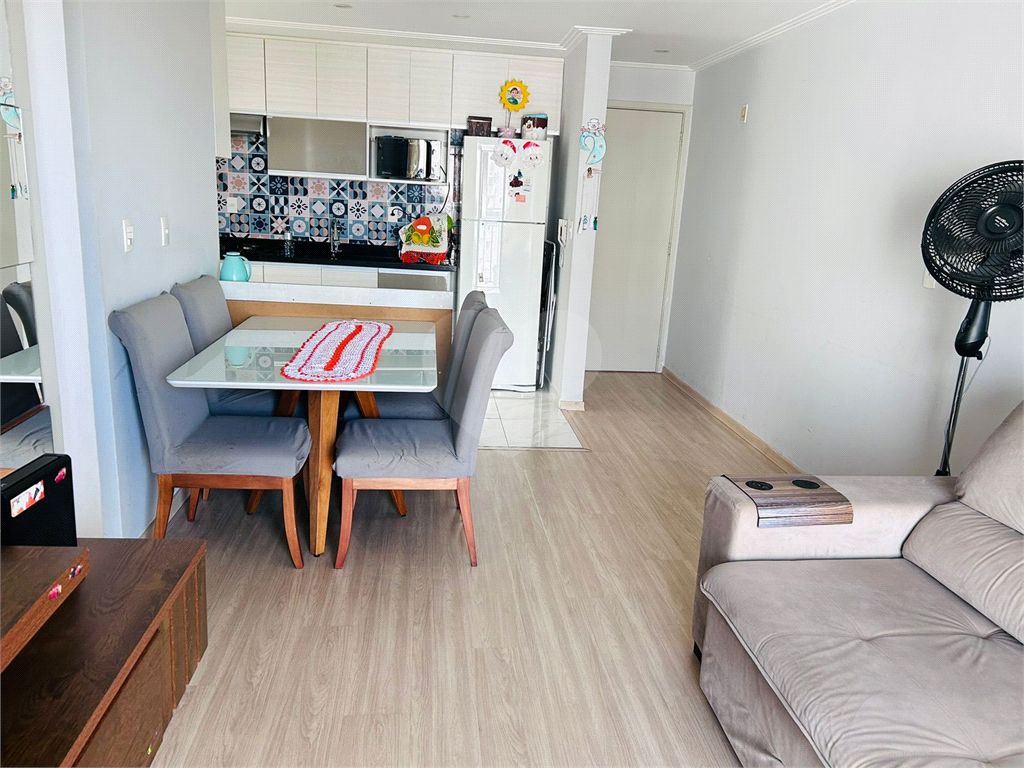 Apartamento à venda com 2 quartos, 61m² - Foto 3