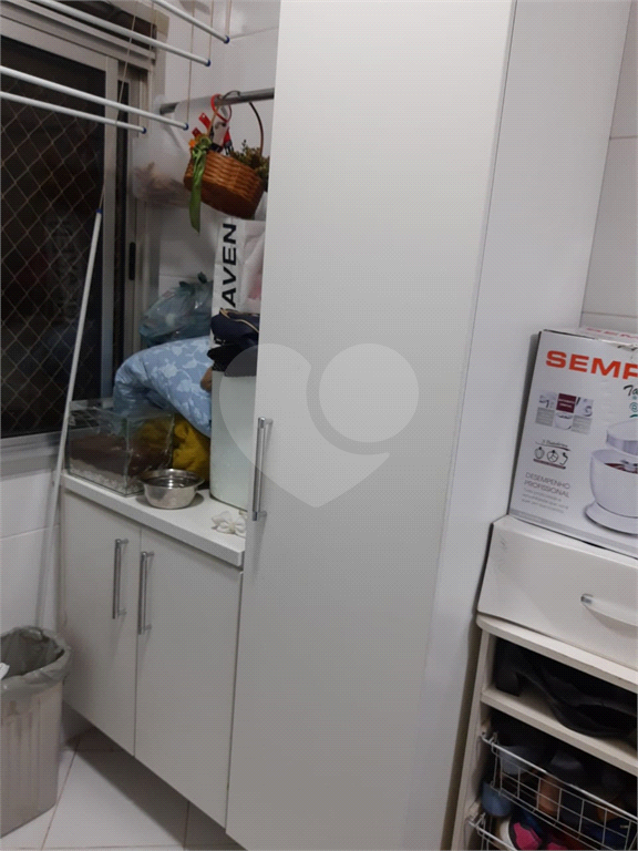 Apartamento em Osasco, bairro Quitaúna, 67m², 3 quartos, 1 banheiro, sala com sacada, 1 vaga