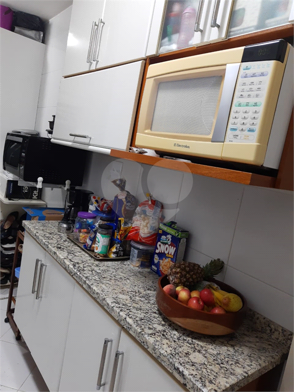 Apartamento em Osasco, bairro Quitaúna, 67m², 3 quartos, 1 banheiro, sala com sacada, 1 vaga