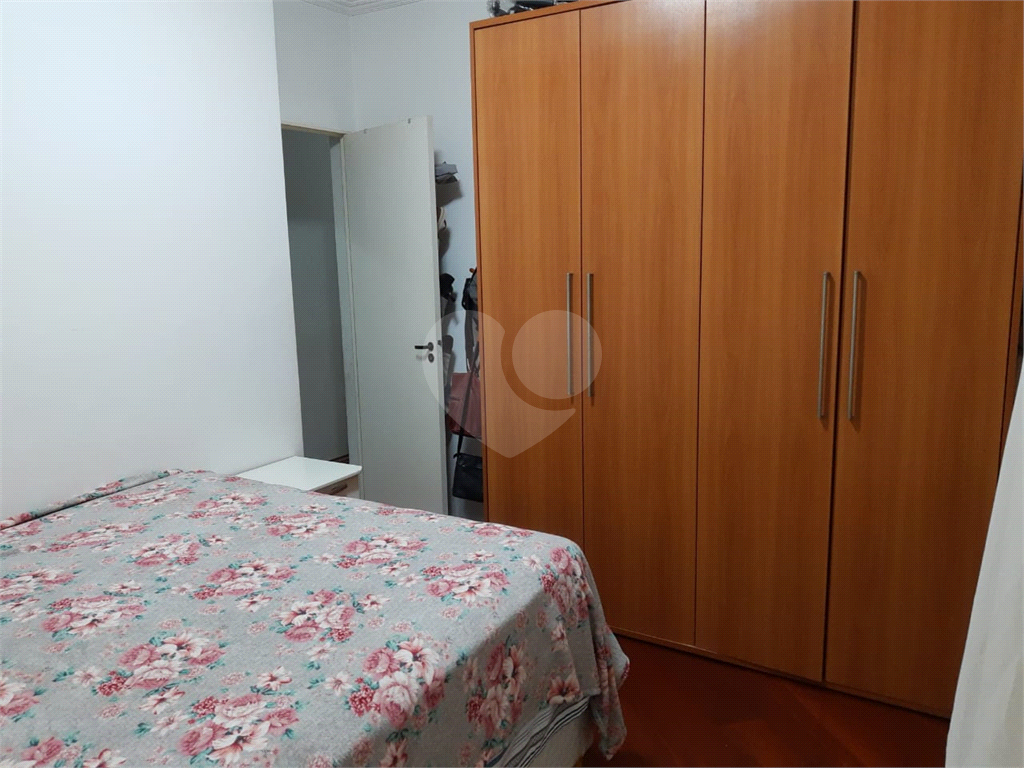 Apartamento em Osasco, bairro Quitaúna, 67m², 3 quartos, 1 banheiro, sala com sacada, 1 vaga