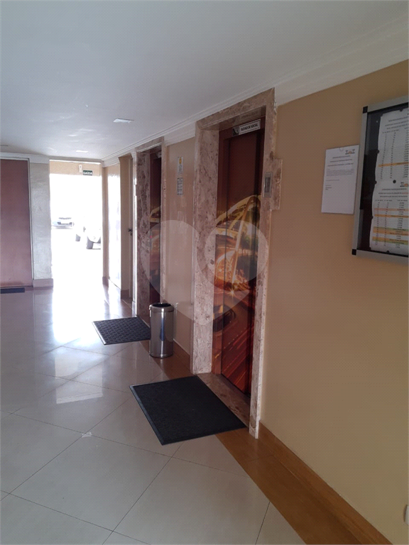 Apartamento em Osasco, bairro Quitaúna, 67m², 3 quartos, 1 banheiro, sala com sacada, 1 vaga