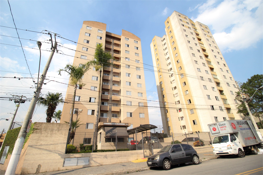 Apartamento em Osasco, bairro Quitaúna, 67m², 3 quartos, 1 banheiro, sala com sacada, 1 vaga
