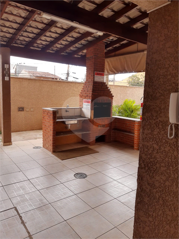 Apartamento em Osasco, bairro Quitaúna, 67m², 3 quartos, 1 banheiro, sala com sacada, 1 vaga