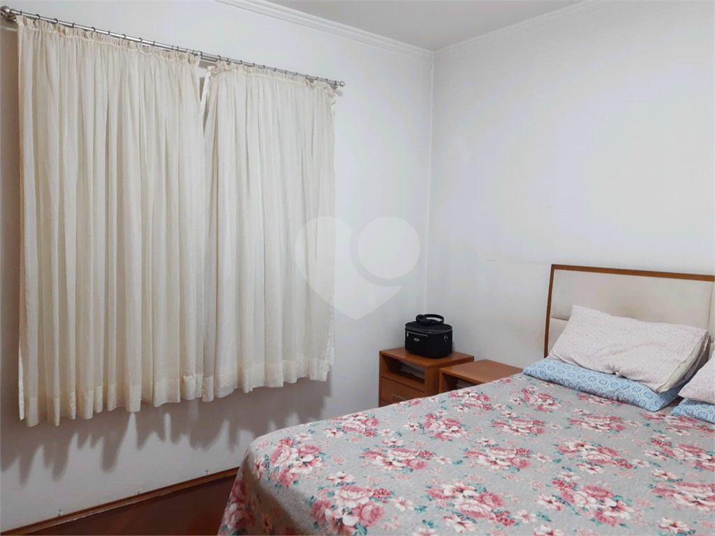 Apartamento em Osasco, bairro Quitaúna, 67m², 3 quartos, 1 banheiro, sala com sacada, 1 vaga