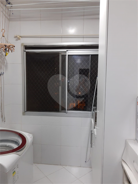 Apartamento em Osasco, bairro Quitaúna, 67m², 3 quartos, 1 banheiro, sala com sacada, 1 vaga