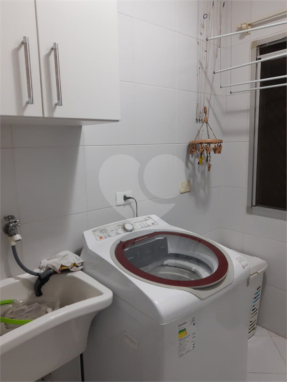 Apartamento em Osasco, bairro Quitaúna, 67m², 3 quartos, 1 banheiro, sala com sacada, 1 vaga