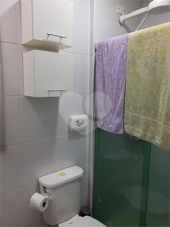 Apartamento em Osasco, bairro Quitaúna, 67m², 3 quartos, 1 banheiro, sala com sacada, 1 vaga