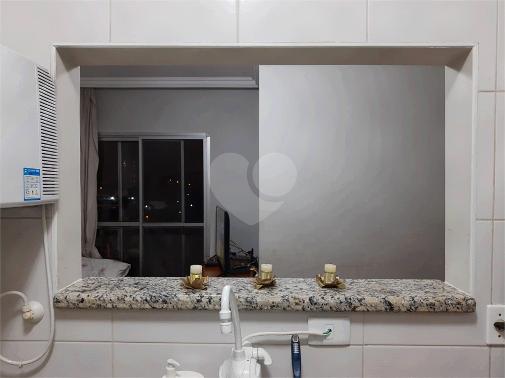 Apartamento em Osasco, bairro Quitaúna, 67m², 3 quartos, 1 banheiro, sala com sacada, 1 vaga