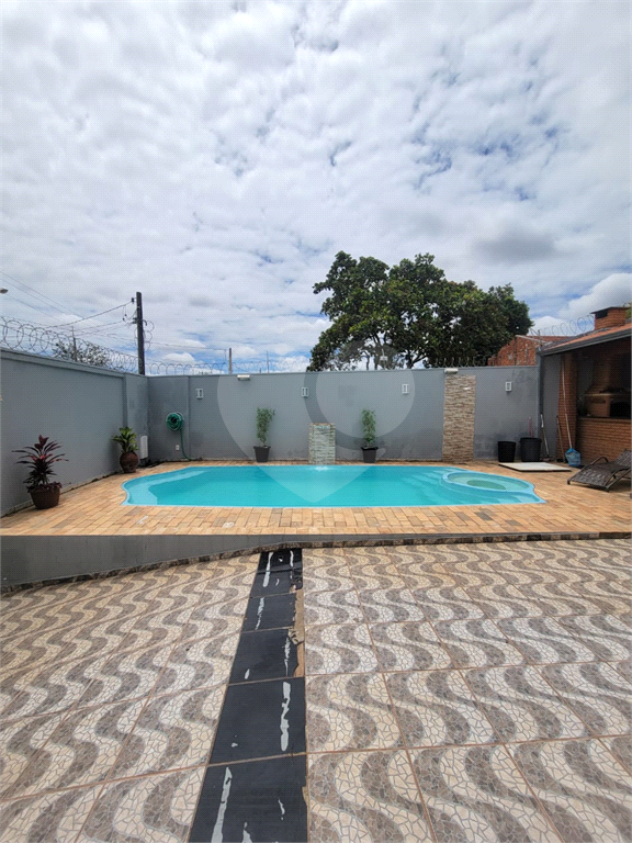 Casa para alugar com 1 quarto, 300m² - Foto 1