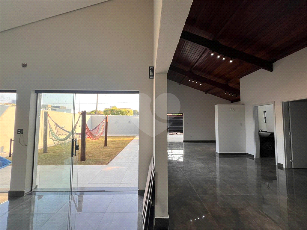 Casa de Condomínio para alugar com 3 quartos, 200m² - Foto 4