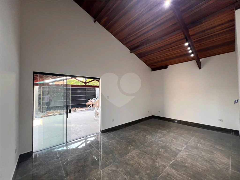 Casa de Condomínio para alugar com 3 quartos, 200m² - Foto 14