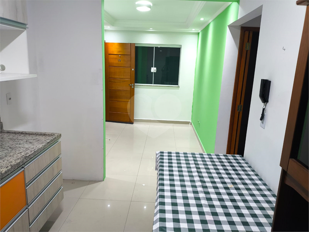 Aluga-se Apto 50m² - Parada Inglesa - 02 dormitorios, 01 banheiro, sala, cozinha, 01 vaga