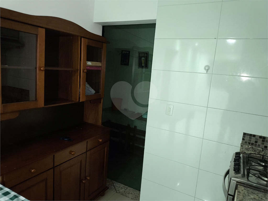 Aluga-se Apto 50m² - Parada Inglesa - 02 dormitorios, 01 banheiro, sala, cozinha, 01 vaga
